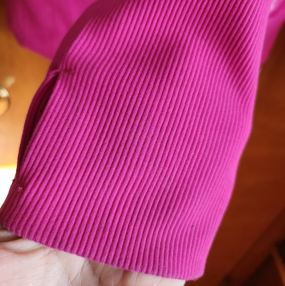 Lorna Jane.Luminosity Raspberry Pearlescent Hooded Jacket Lightweight